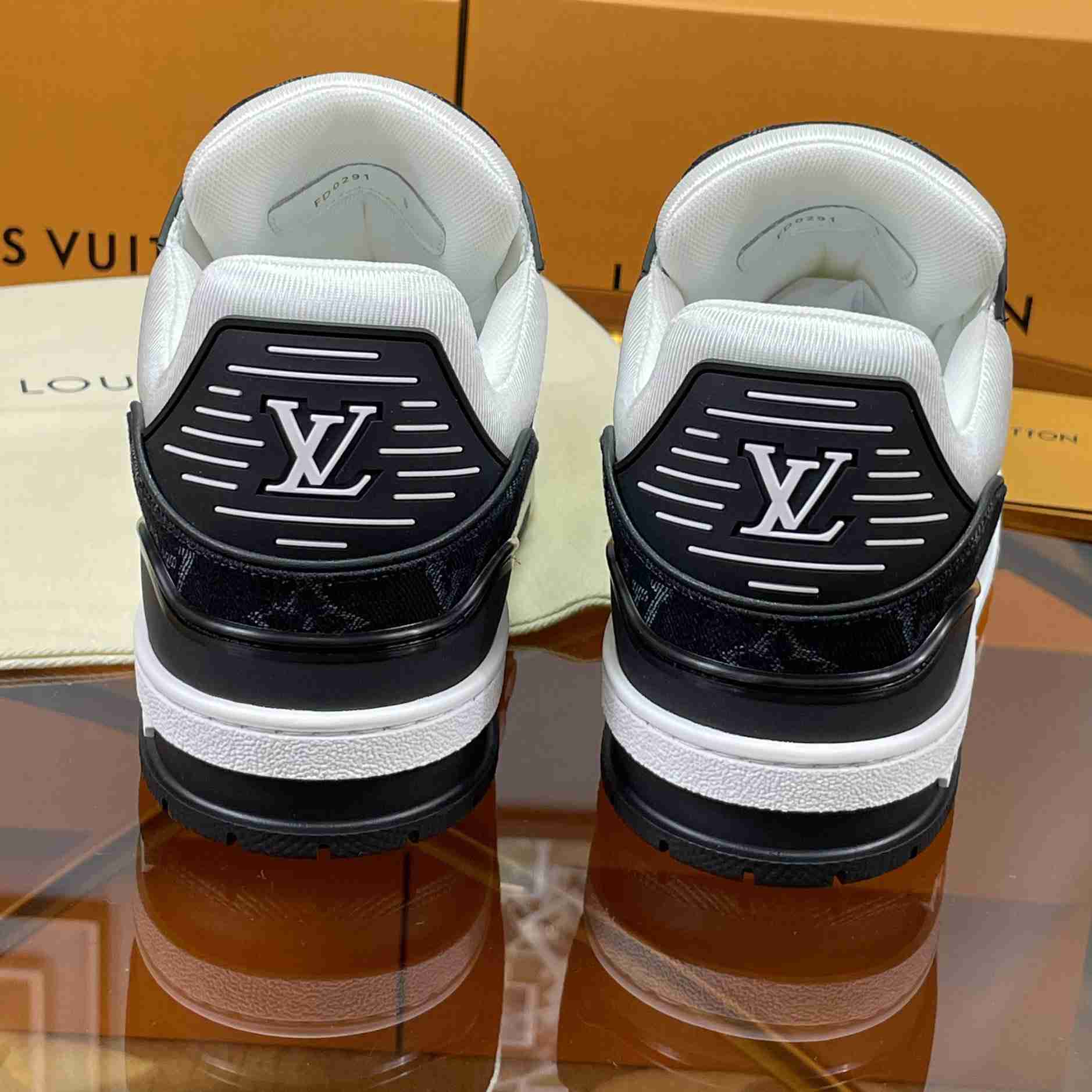 Louis Vuitton LV Trainer Sneaker       1A9JGB - 