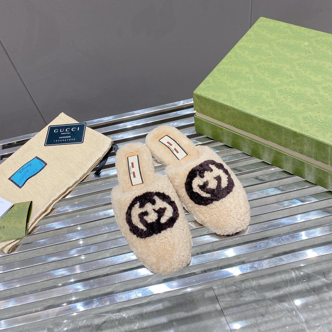 Gucci Women's Slippers With Interlocking G - PerfectKickZ