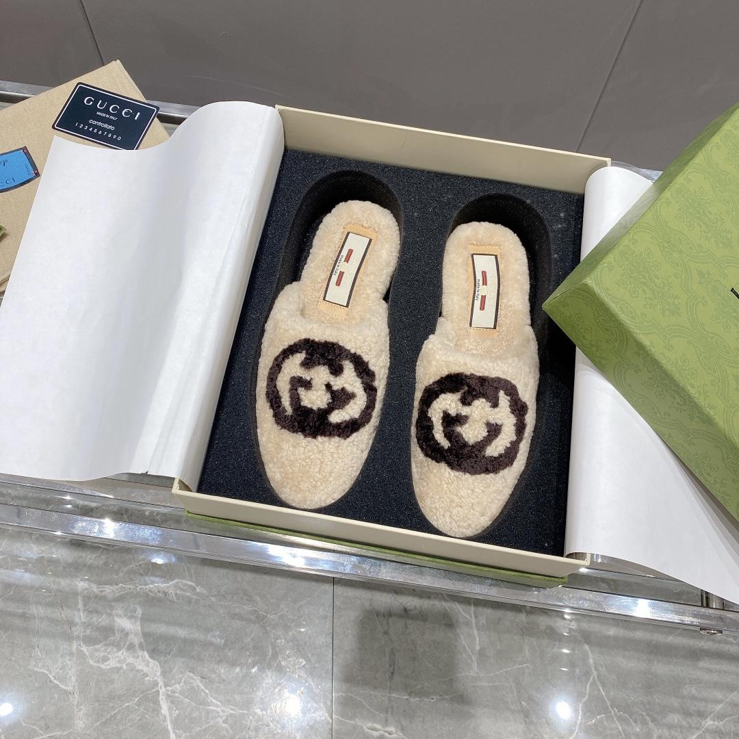 Gucci Women's Slippers With Interlocking G - PerfectKickZ