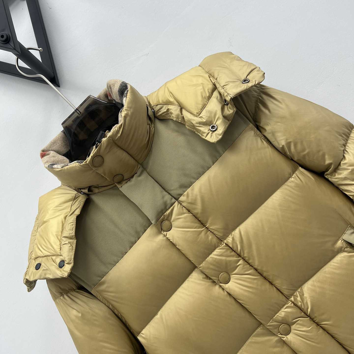 Burberry Detachable Sleeve Hooded Puffer Jacket - PerfectKickZ