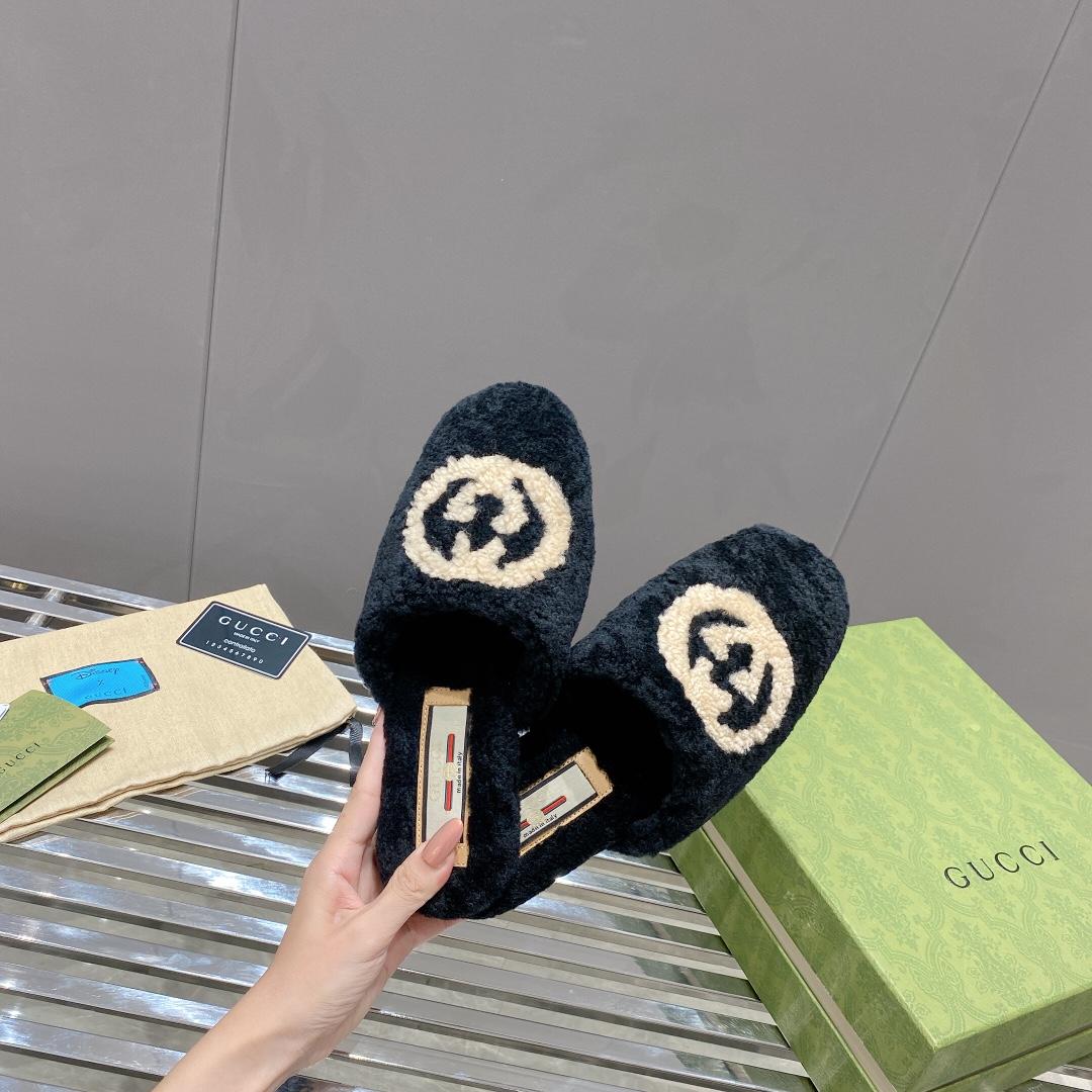 Gucci Women's Slippers With Interlocking G - PerfectKickZ
