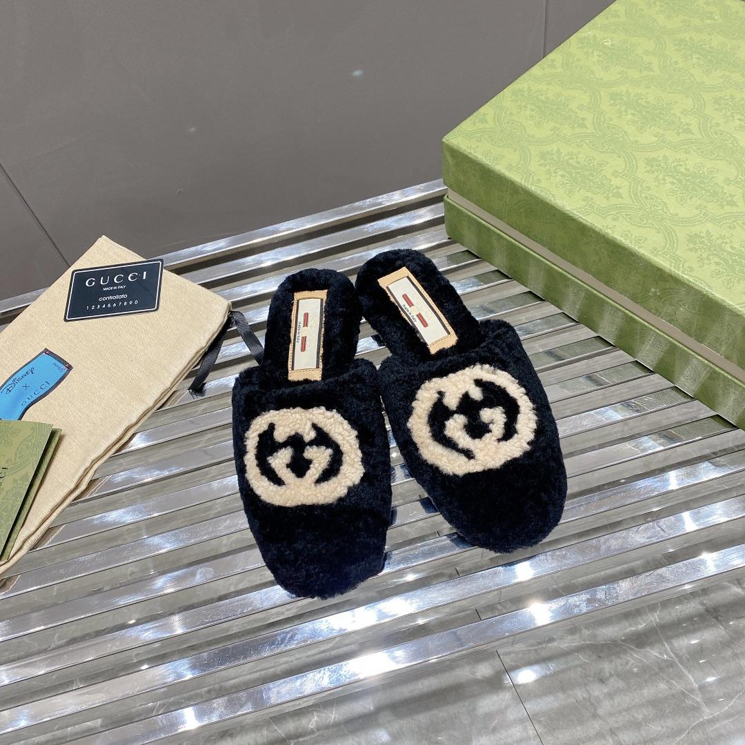 Gucci Women's Slippers With Interlocking G - PerfectKickZ