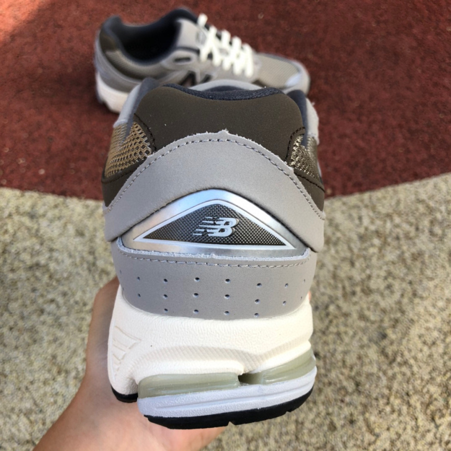 New Balance NB2002R Sneakers        M2002RAW - PerfectKickZ