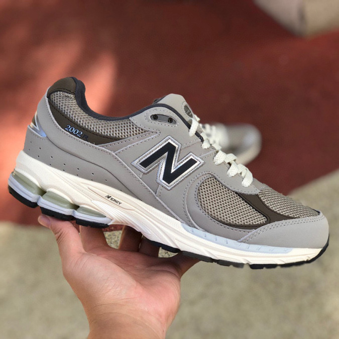 New Balance NB2002R Sneakers        M2002RAW - PerfectKickZ