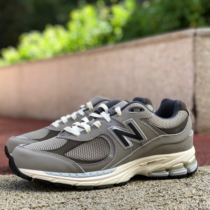 New Balance NB2002R Sneakers        M2002RAW - PerfectKickZ
