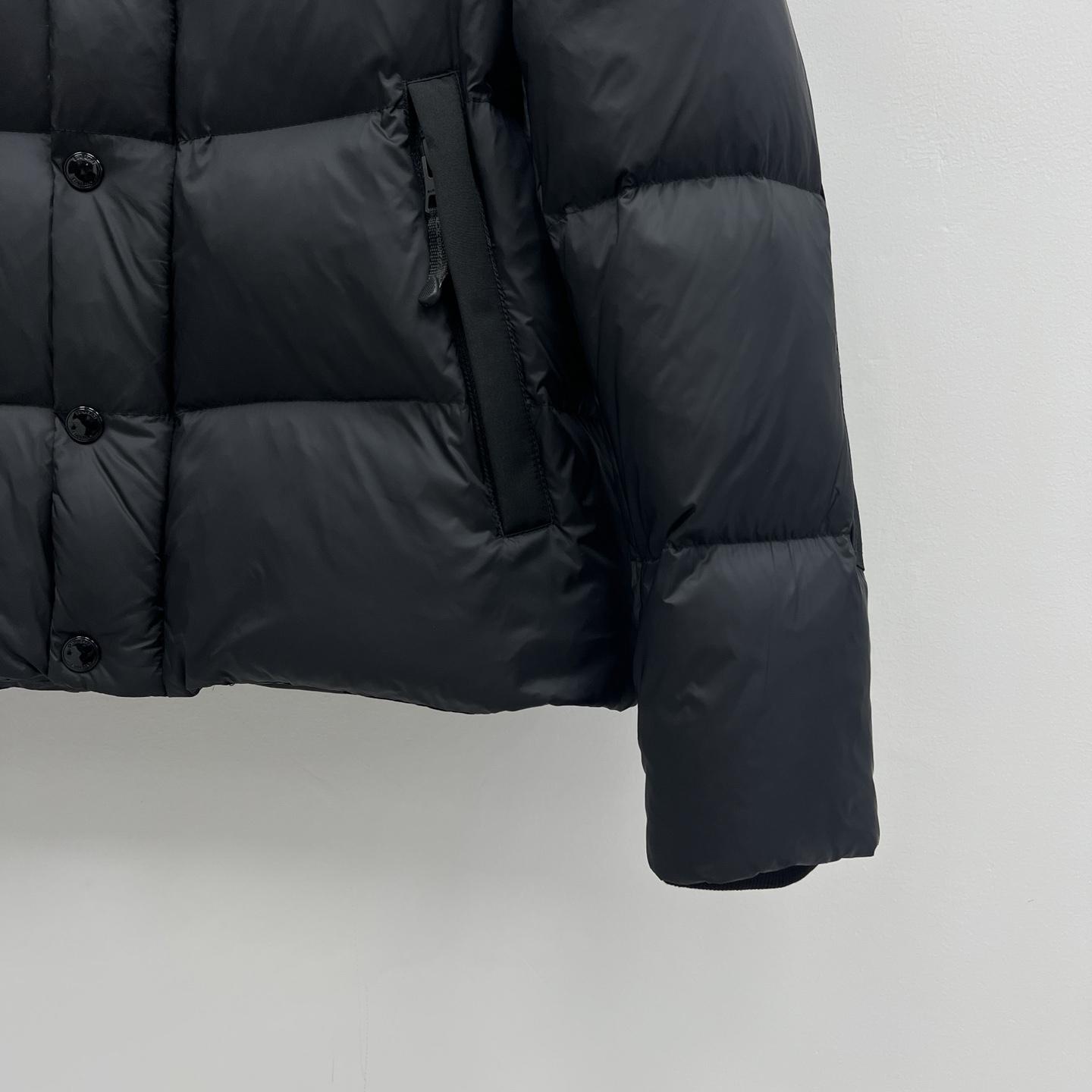 Burberry Detachable Sleeve Hooded Puffer Jacket - PerfectKickZ