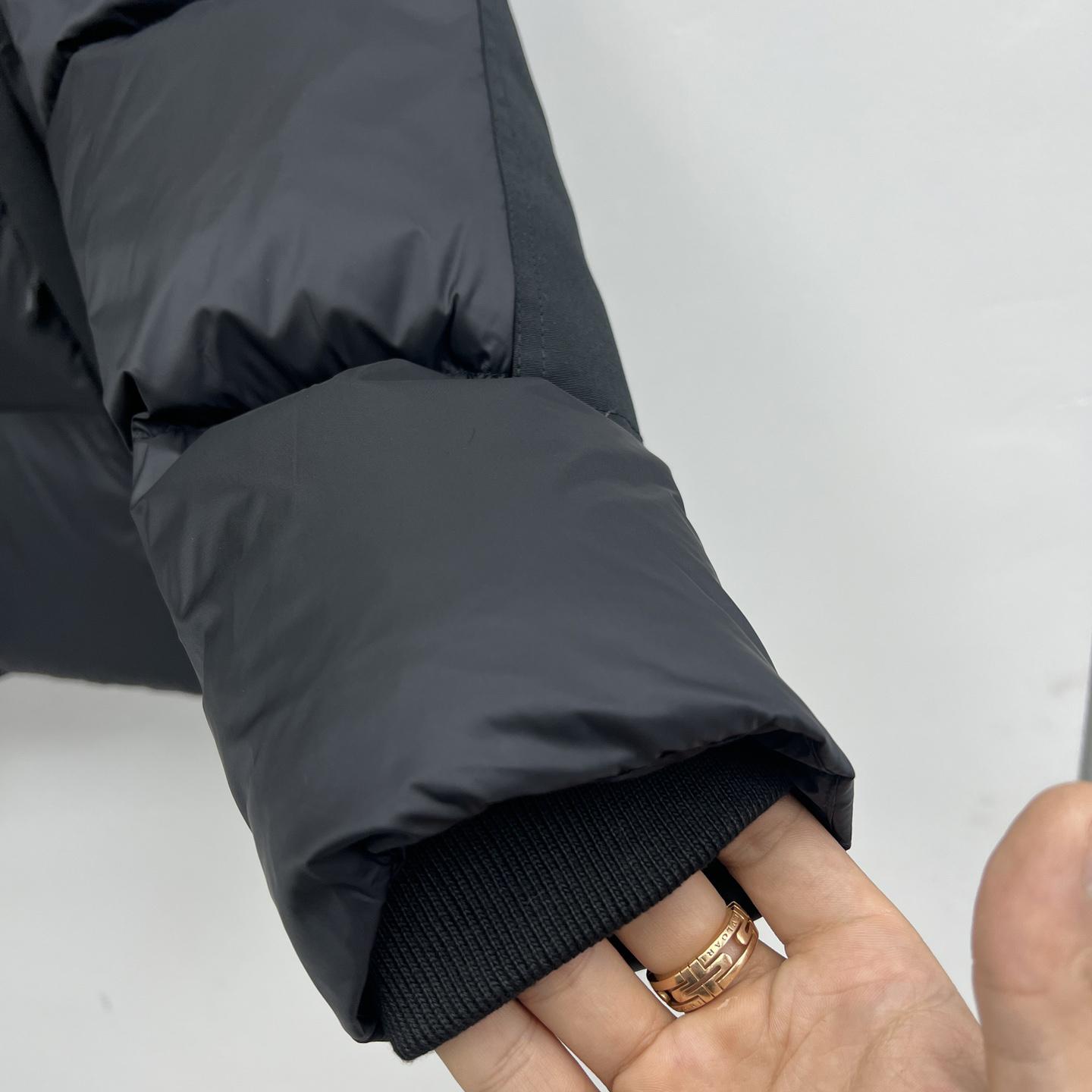 Burberry Detachable Sleeve Hooded Puffer Jacket - PerfectKickZ