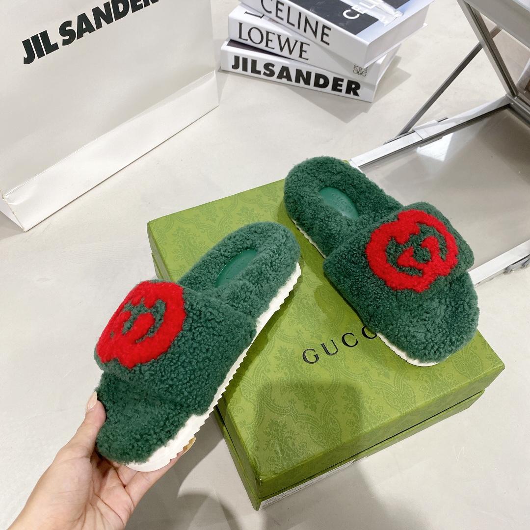 Gucci Women's Slide Sandal With Interlocking G - PerfectKickZ
