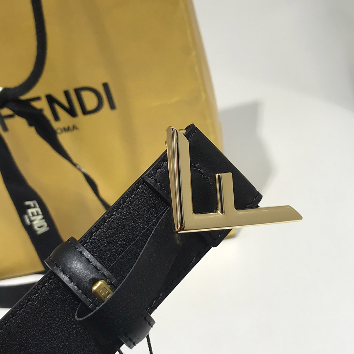 Fendi Black Leather Belt - PerfectKickZ