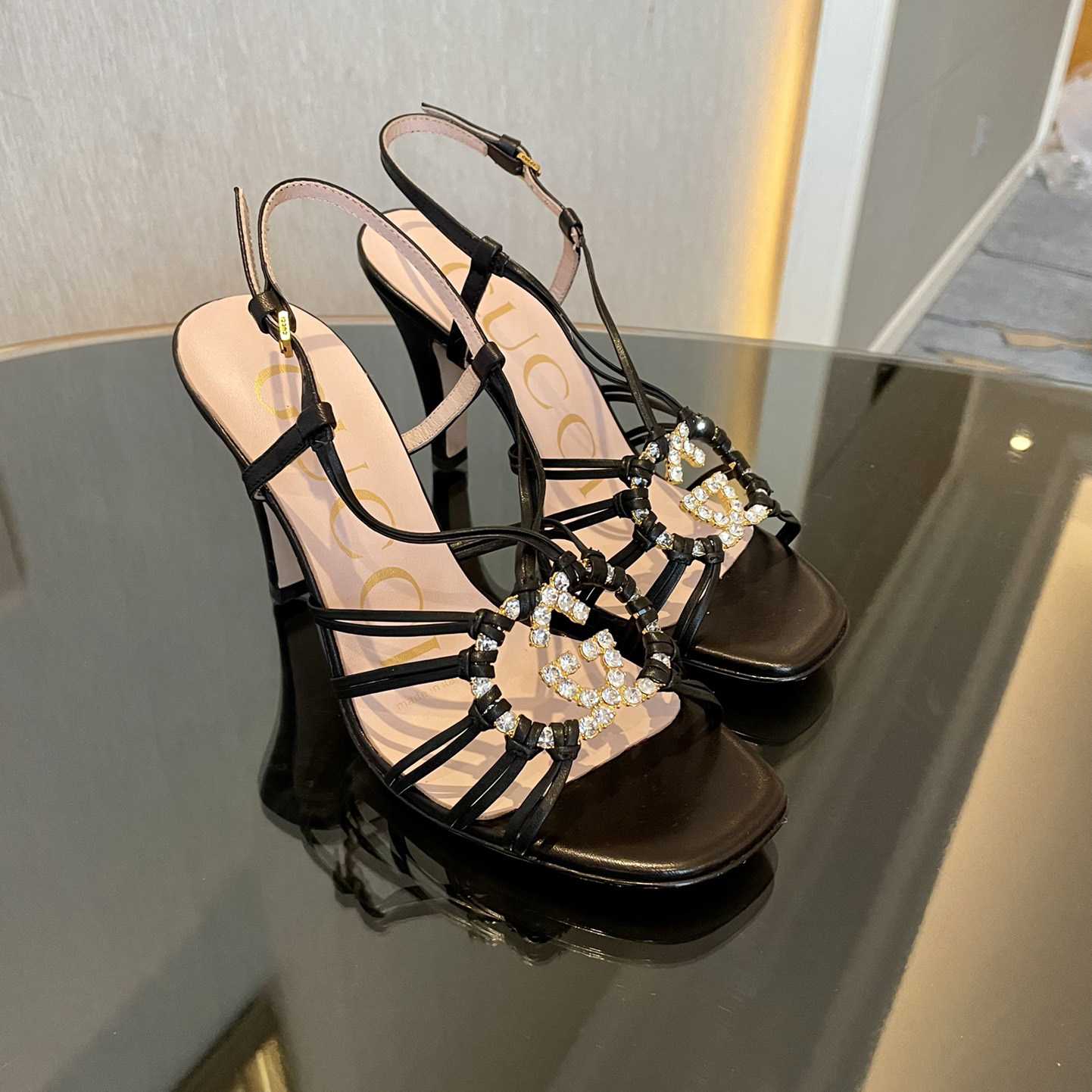 Gucci Women's Sandal With Interlocking G - PerfectKickZ