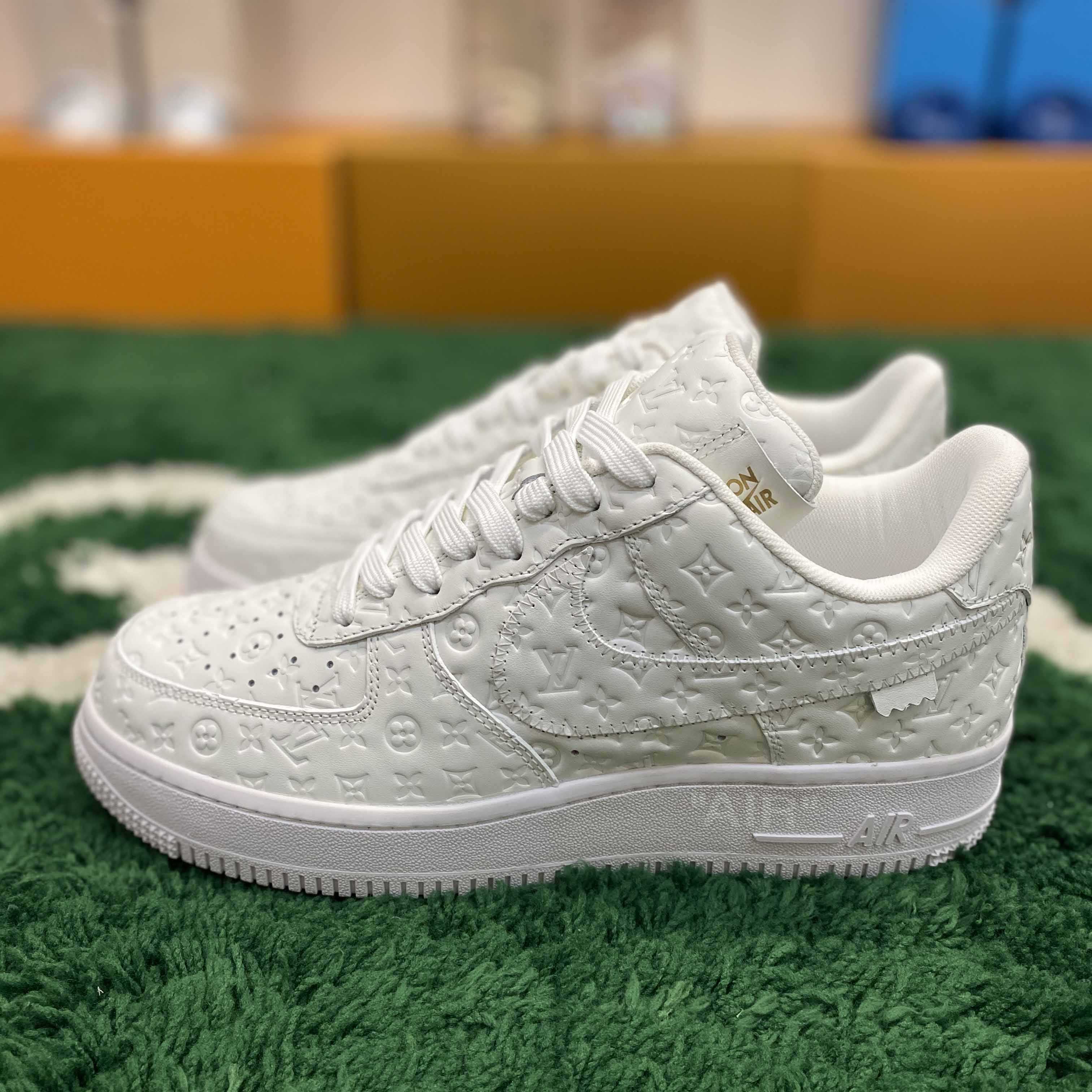  Louis Vuitton LV x Nike Air Force 1 x off-white Sneaker       1A9V - PerfectKickZ