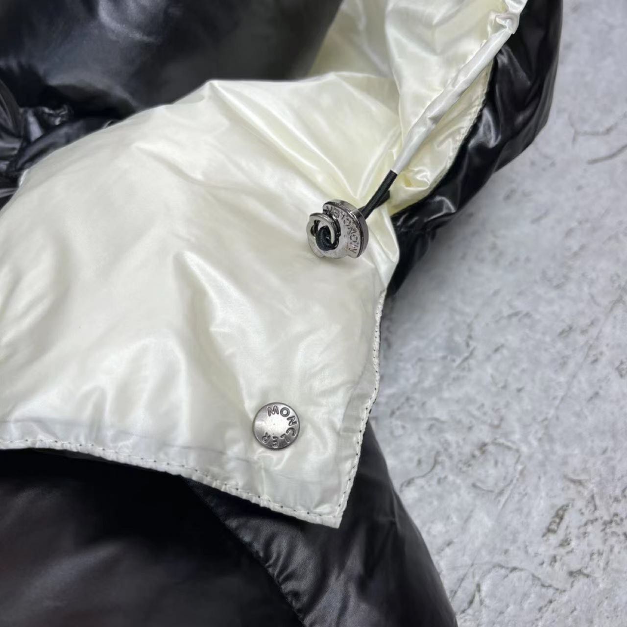 Moncler Women's Abbaye Short Down Jacket - PerfectKickZ