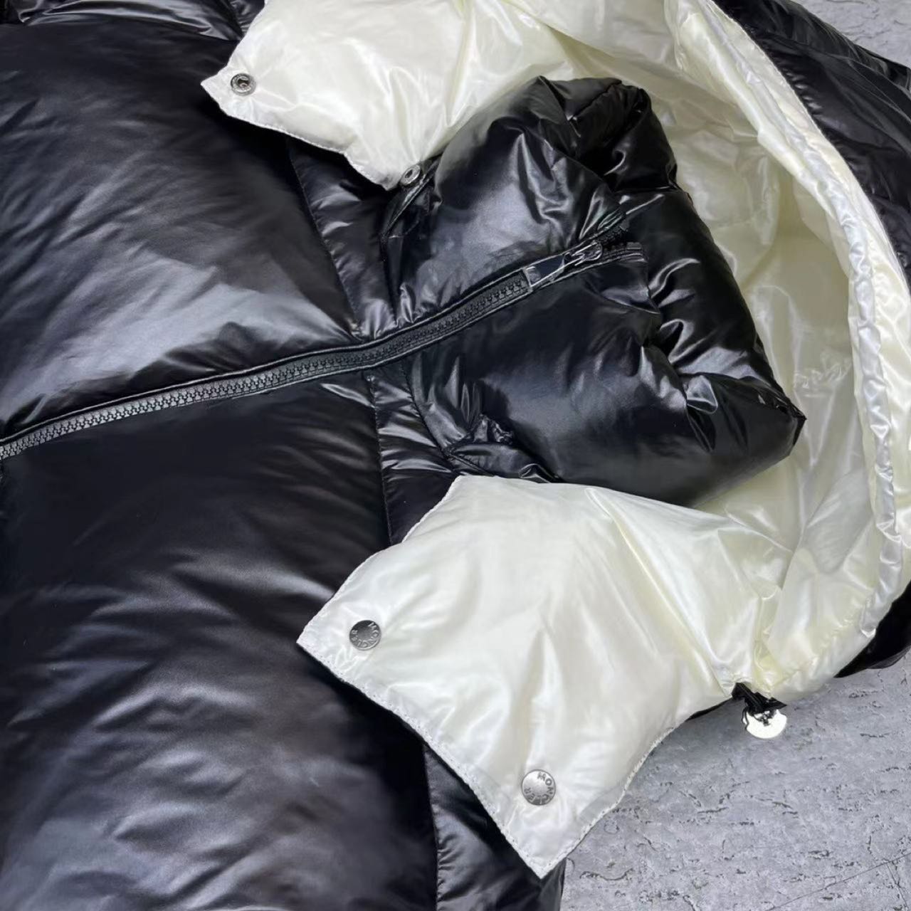 Moncler Women's Abbaye Short Down Jacket - PerfectKickZ