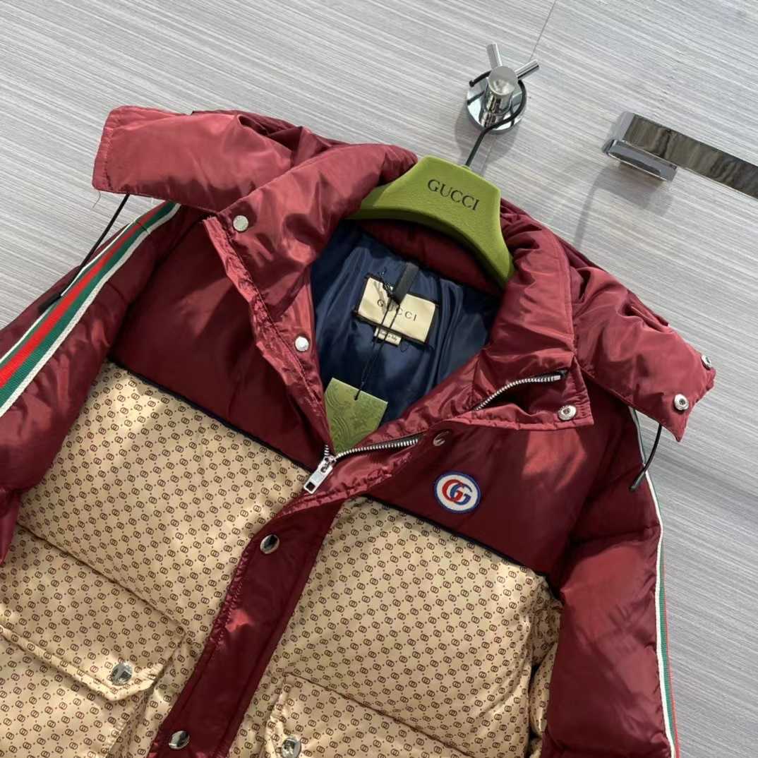 Gucci Jumbo GG Canvas Down Jacket - 