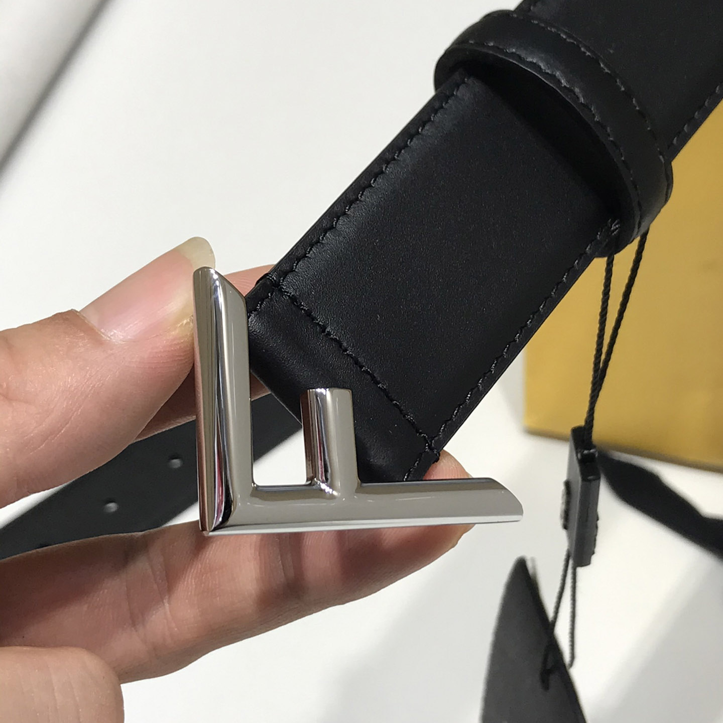 Fendi Black Leather Belt - PerfectKickZ