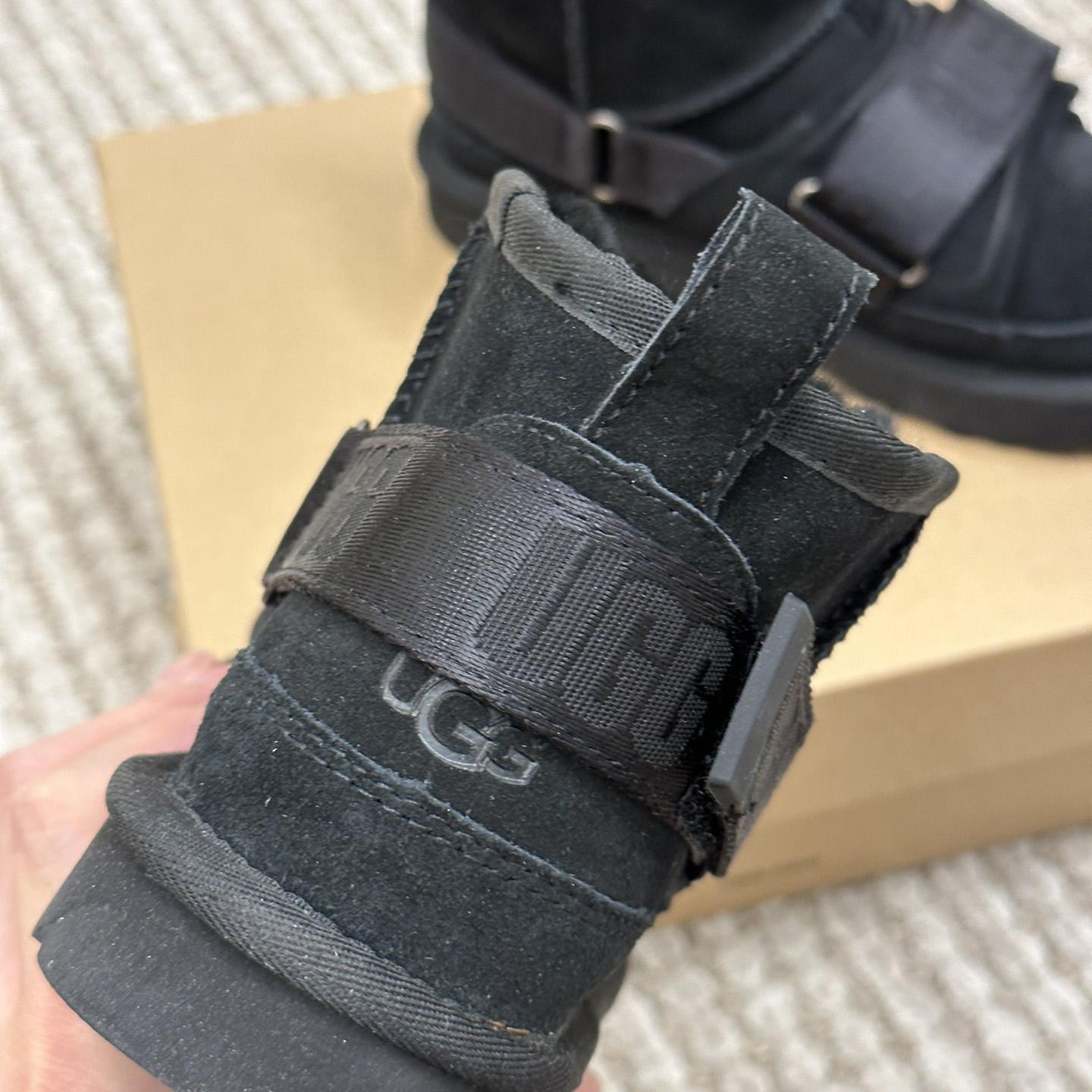 Ugg Logo Boots - PerfectKickZ