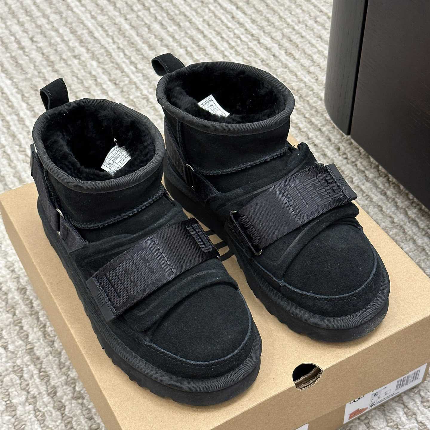 Ugg Logo Boots - PerfectKickZ
