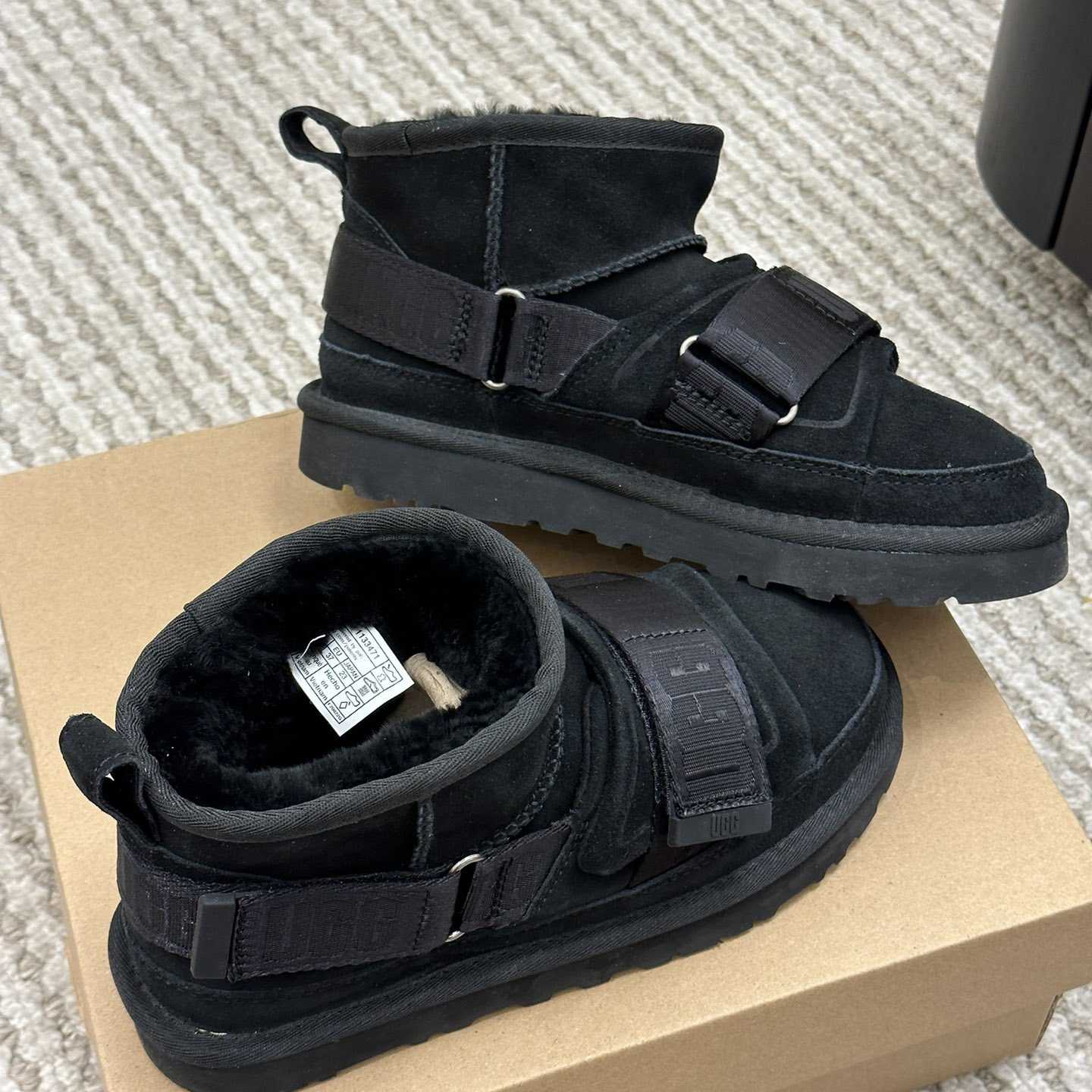 Ugg Logo Boots - PerfectKickZ