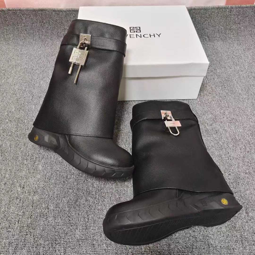 Givenchy Shark Lock Biker Ankle Boots In Grained Leather - PerfectKickZ