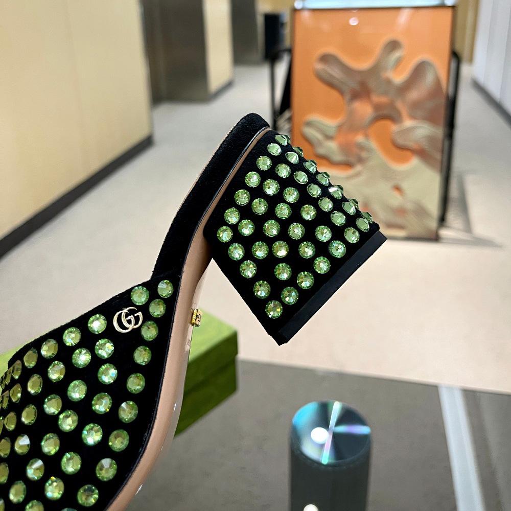 Gucci Women's Slide Sandal With Crystals - PerfectKickZ