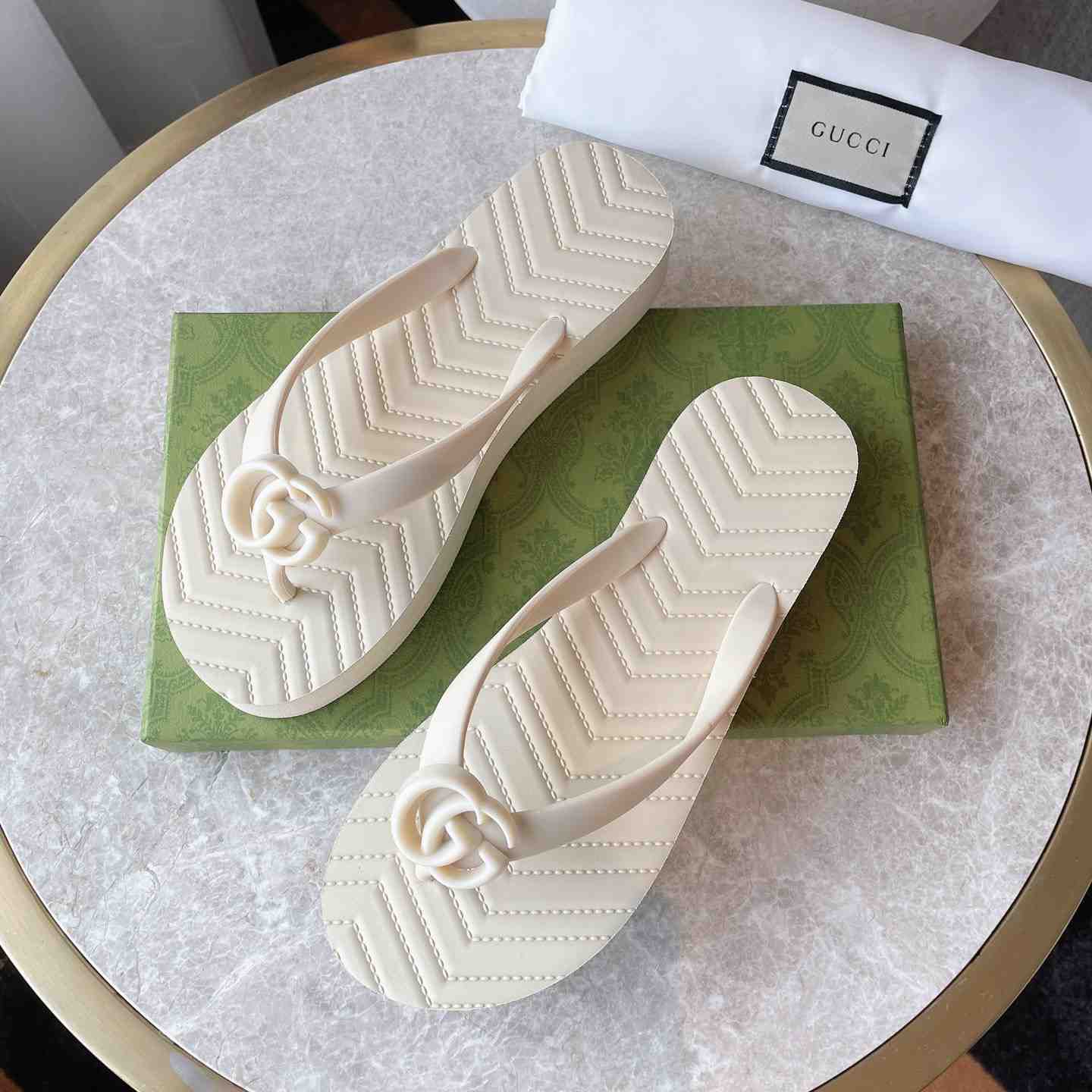 Gucci Women's Chevron Thong Sandal - PerfectKickZ