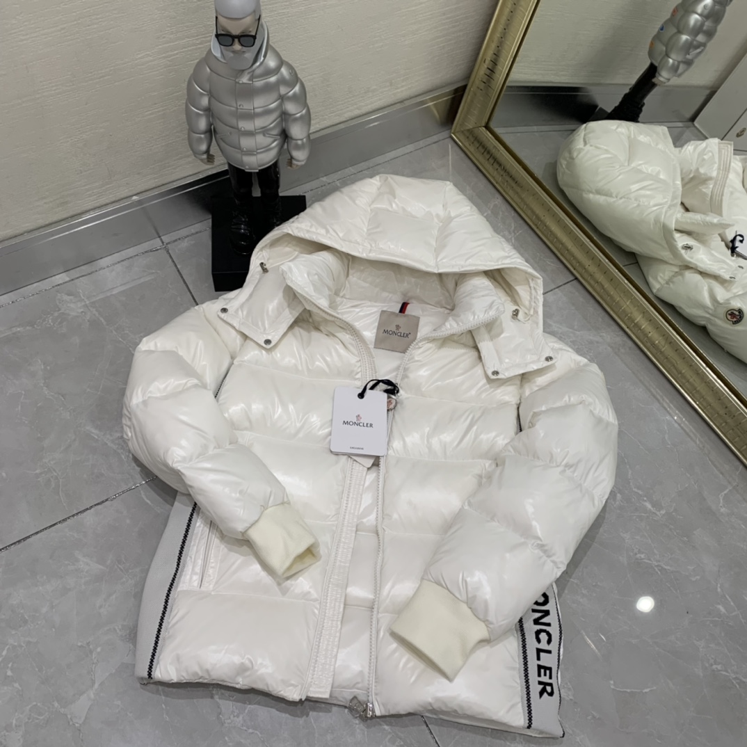 Moncler Lunetiere Short Down Jacket - 