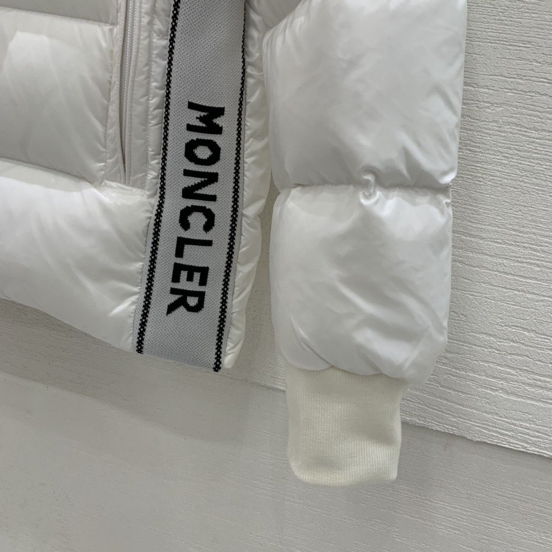 Moncler Lunetiere Short Down Jacket - 