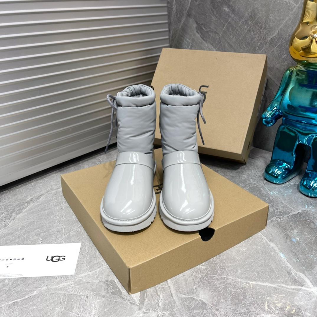 Ugg Logo Boots - PerfectKickZ