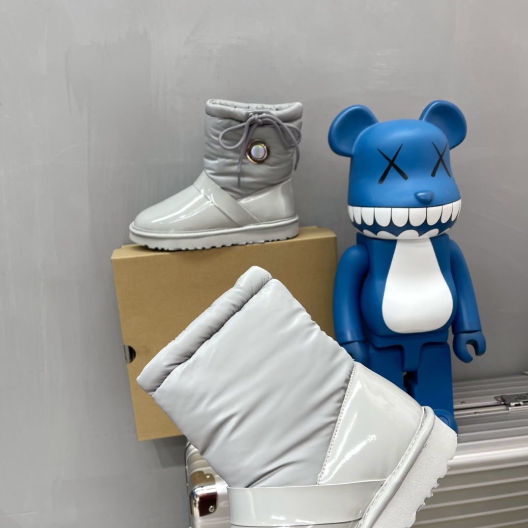 Ugg Logo Boots - PerfectKickZ