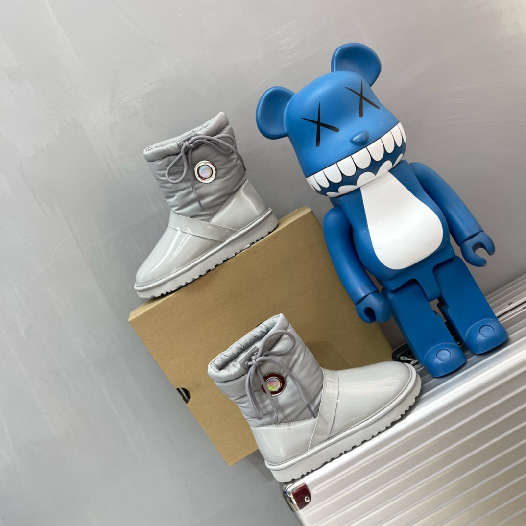 Ugg Logo Boots - PerfectKickZ