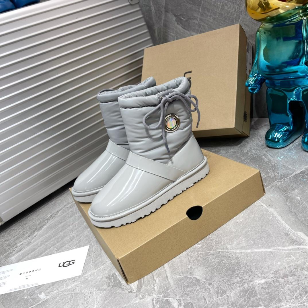 Ugg Logo Boots - PerfectKickZ