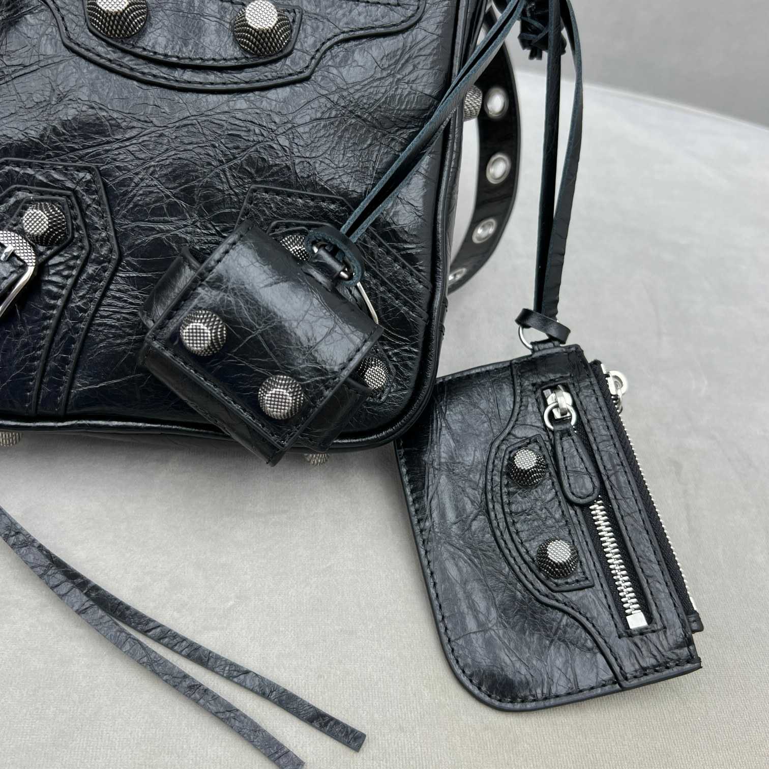 Balenciaga Le Cag M Cross (21-17-4.5cm) - 
