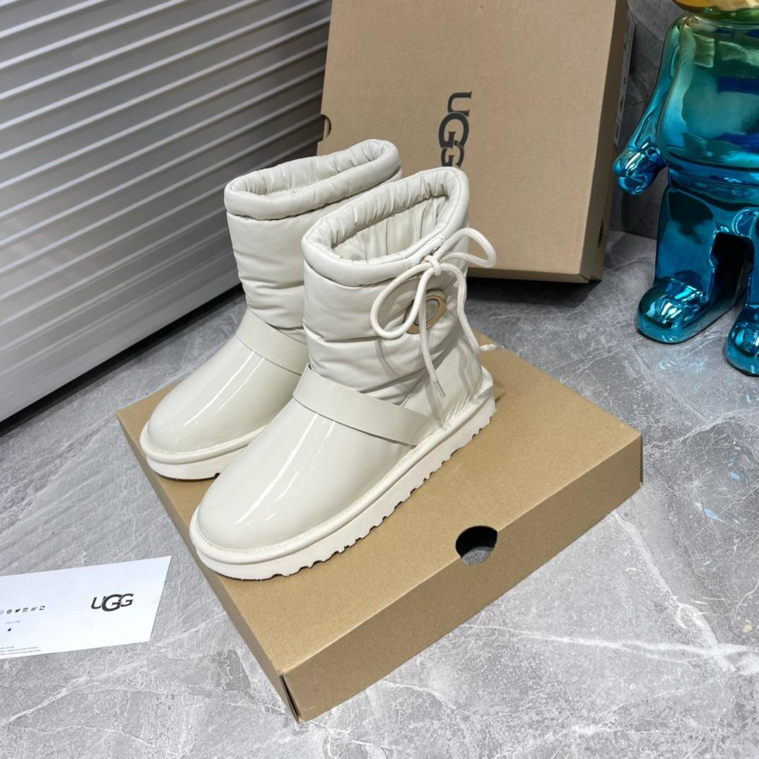Ugg Logo Boots - PerfectKickZ