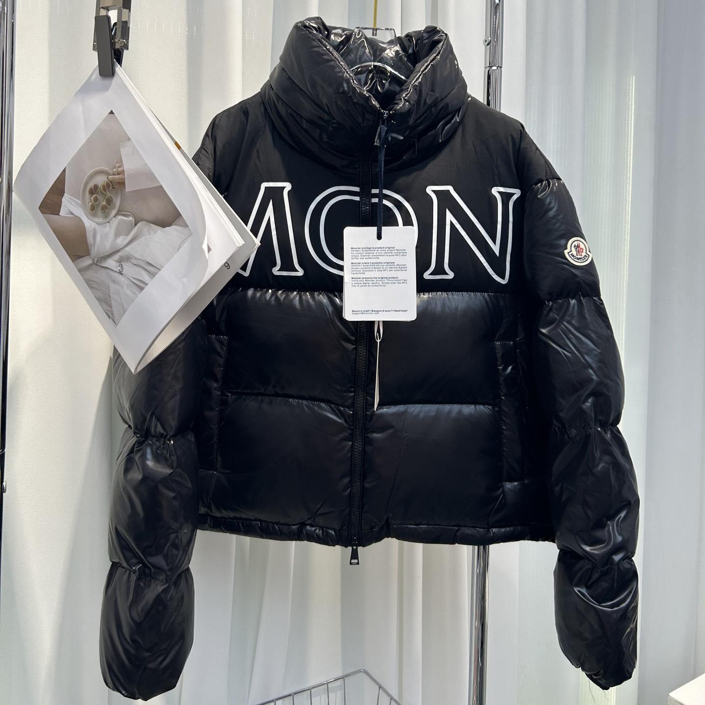 Moncler Gers Short Down Jacket    - 