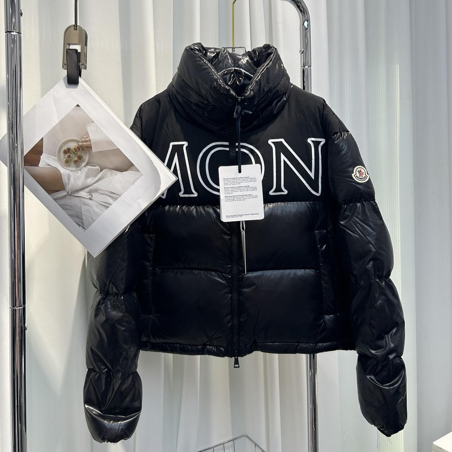 Moncler Gers Short Down Jacket    - 