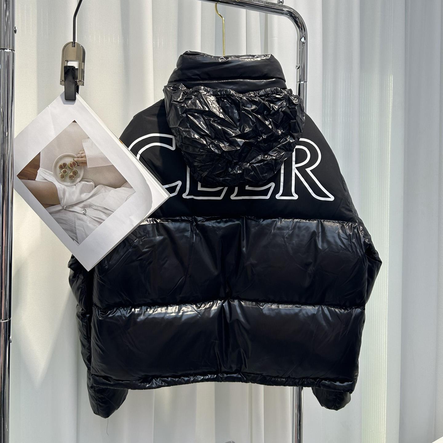 Moncler Gers Short Down Jacket    - 