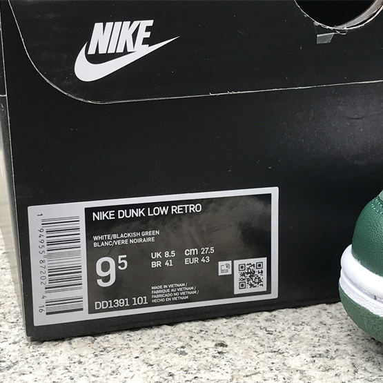 Nike SB Dunk Low Sneaker     DD1931-101 - 