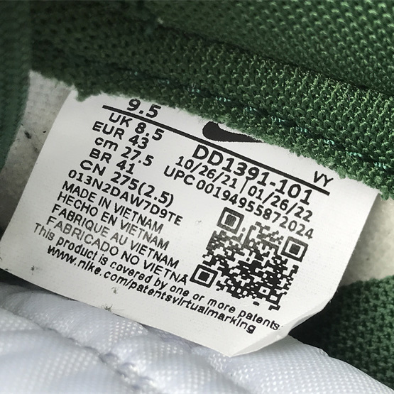 Nike SB Dunk Low Sneaker     DD1931-101 - 