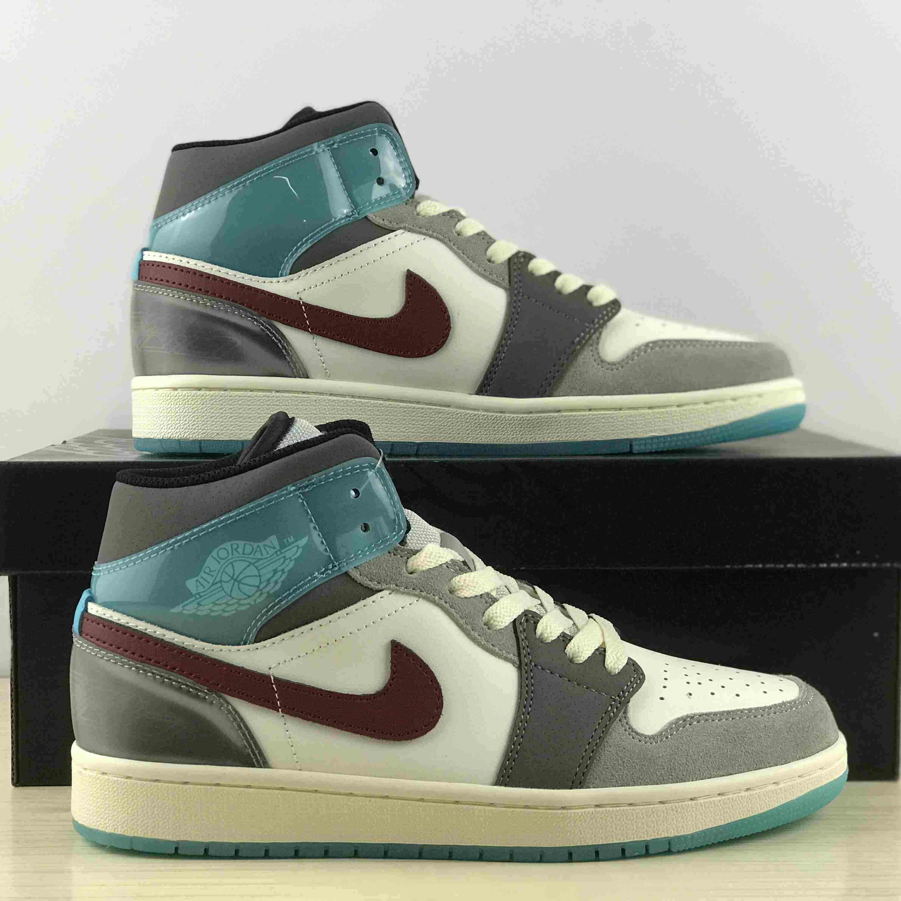 Air Jordan 1 Mid SE Sneaker     - PerfectKickZ