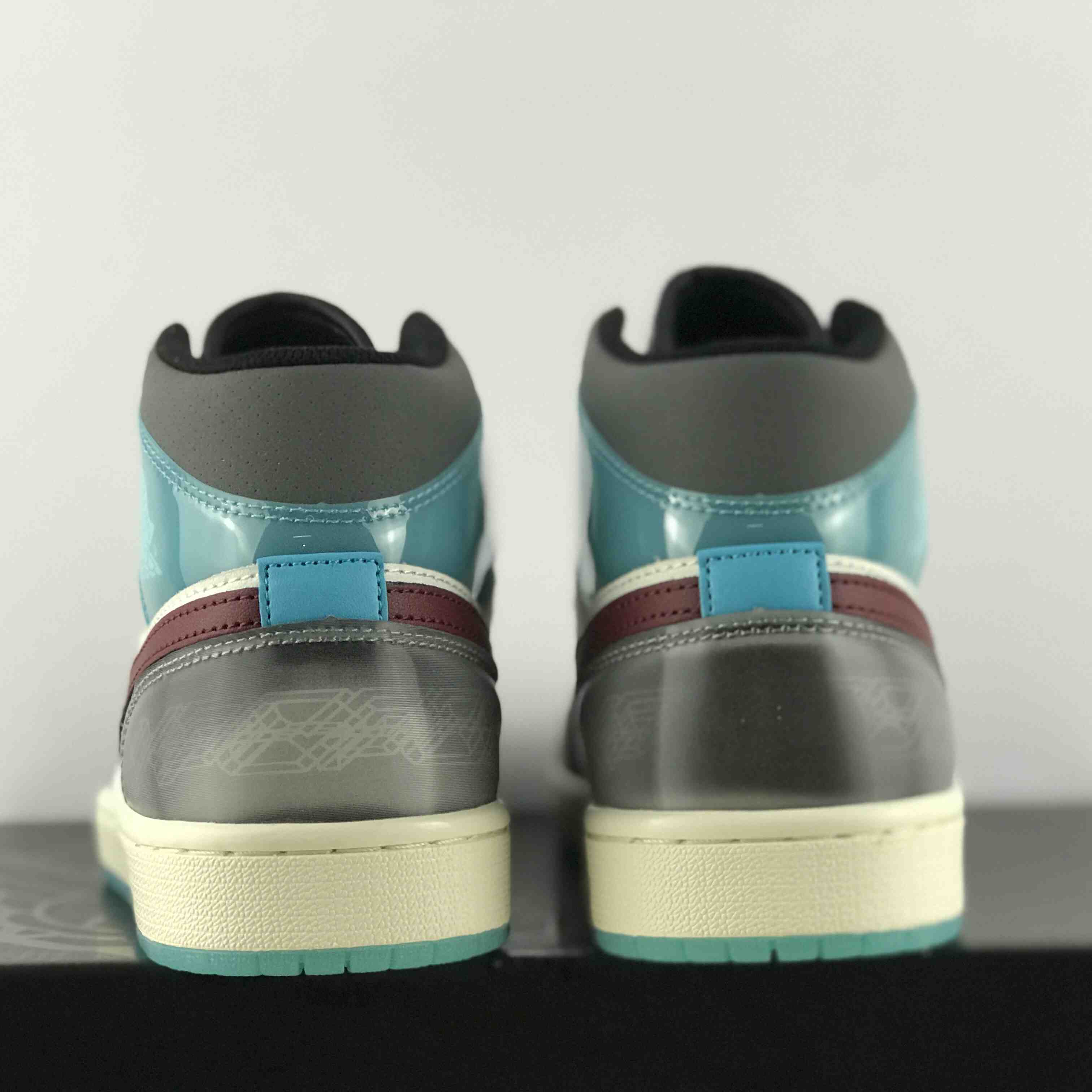 Air Jordan 1 Mid SE Sneaker     - PerfectKickZ