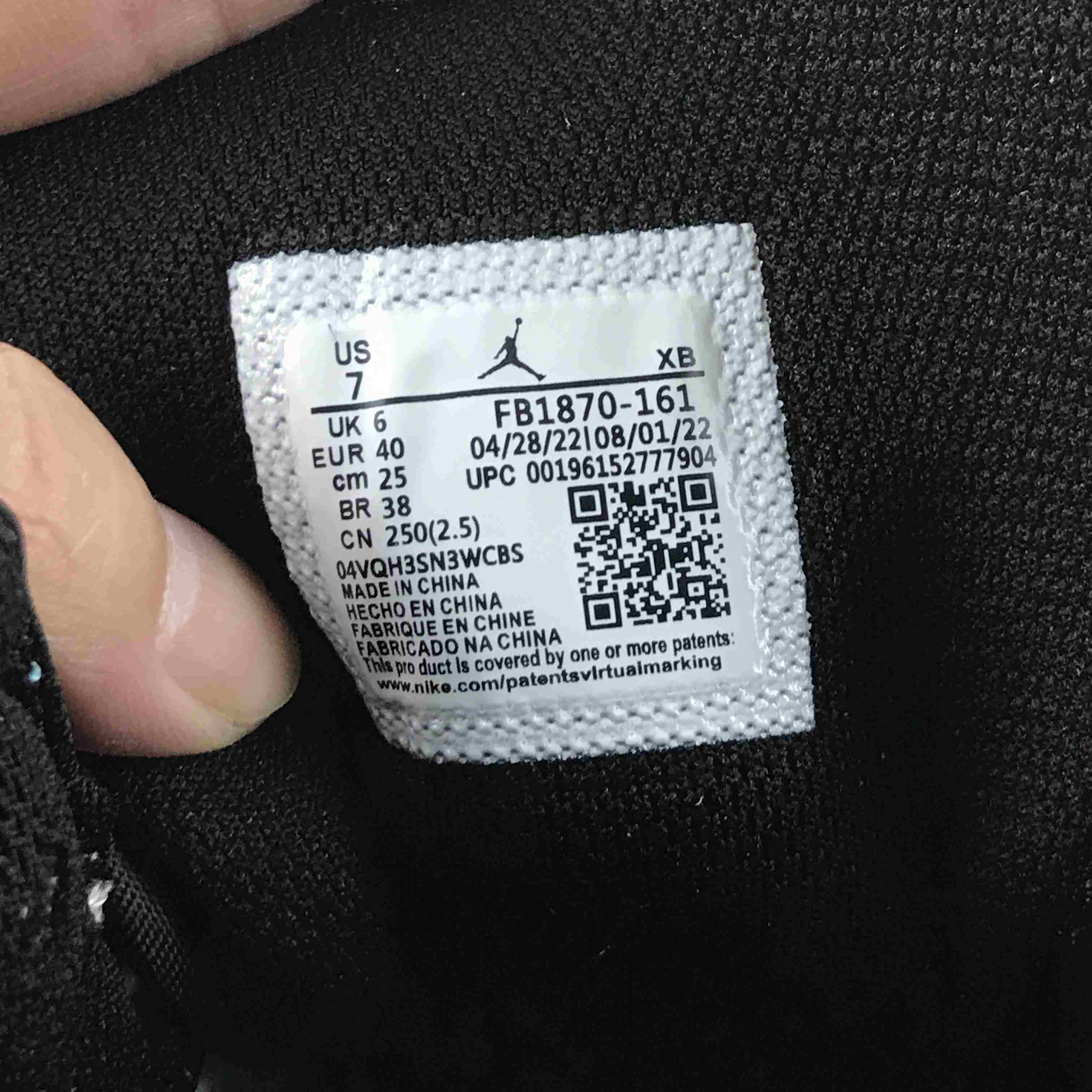 Air Jordan 1 Mid SE Sneaker     - PerfectKickZ