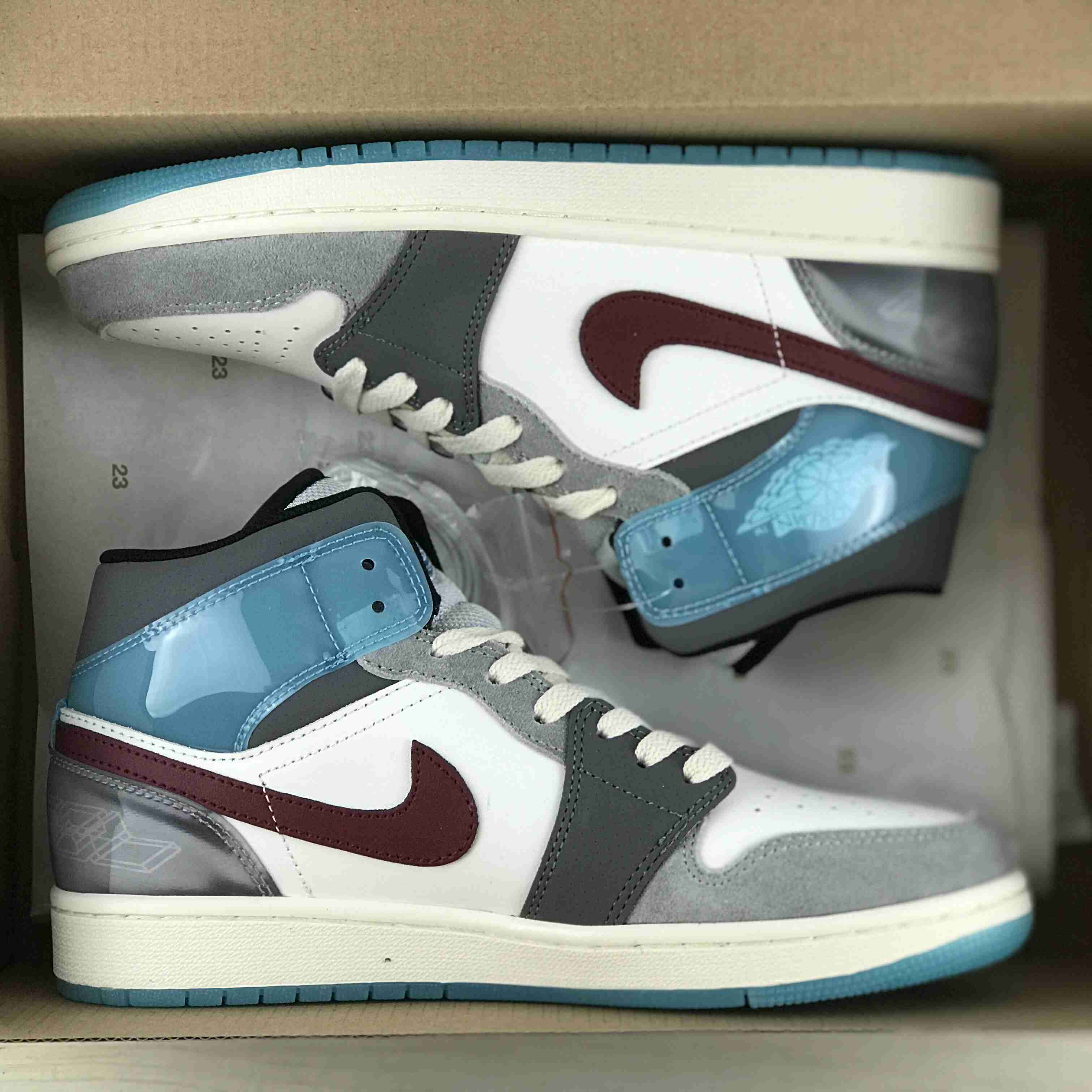 Air Jordan 1 Mid SE Sneaker     - PerfectKickZ