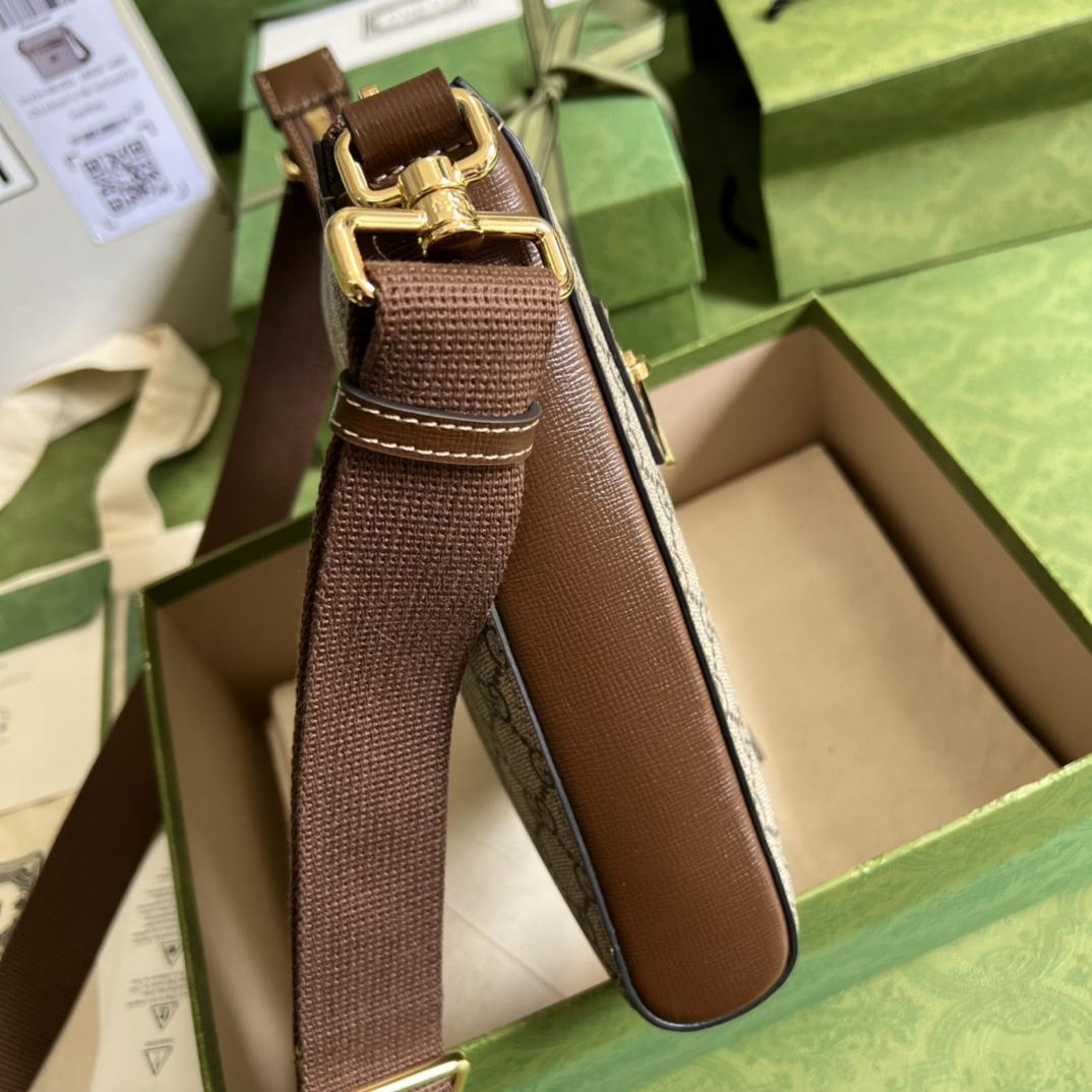 Gucci GG Supreme Messenger Bag(21-23.5-4.5cm)   - PerfectKickZ