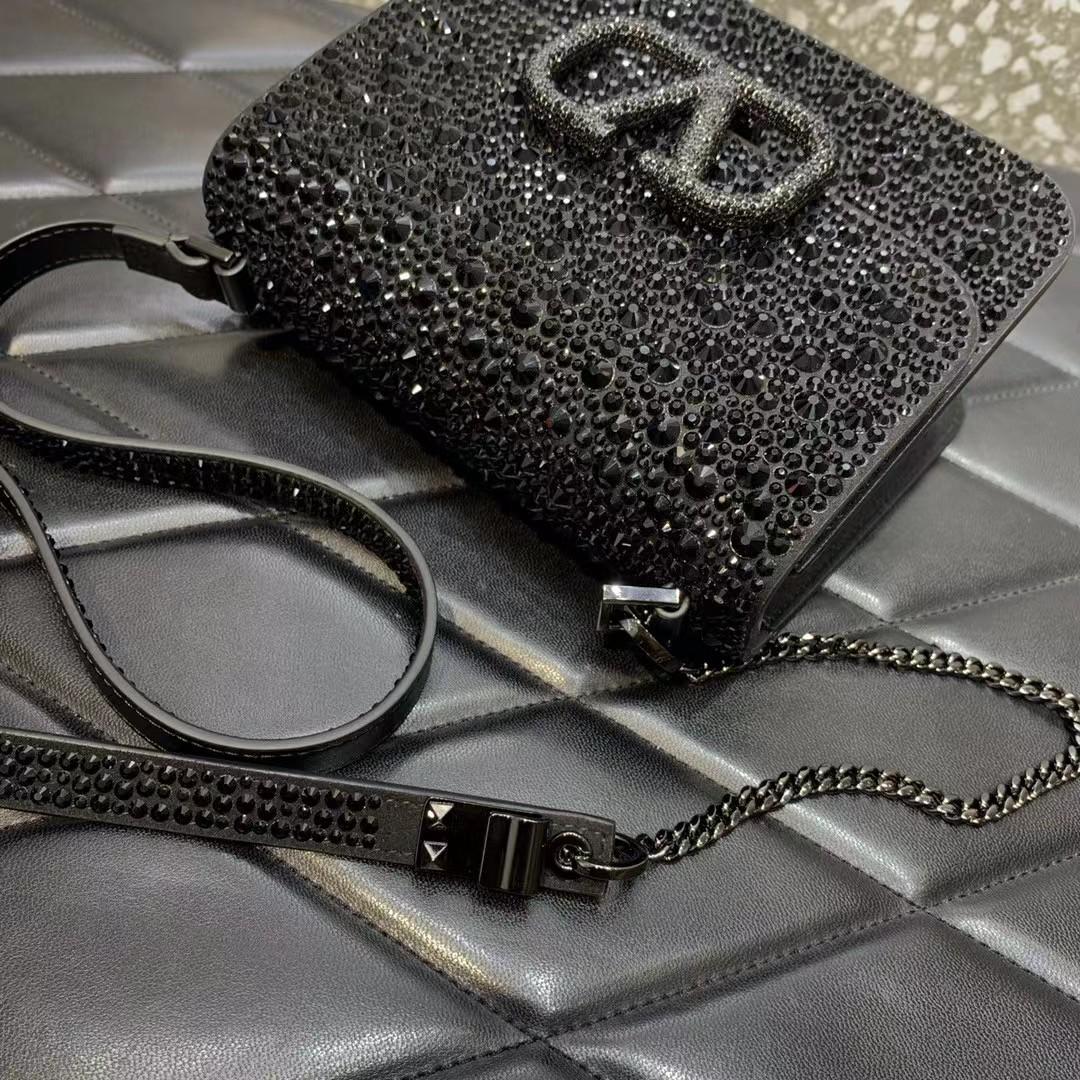 Valenti Vlogo Shoulder Bag - PerfectKickZ