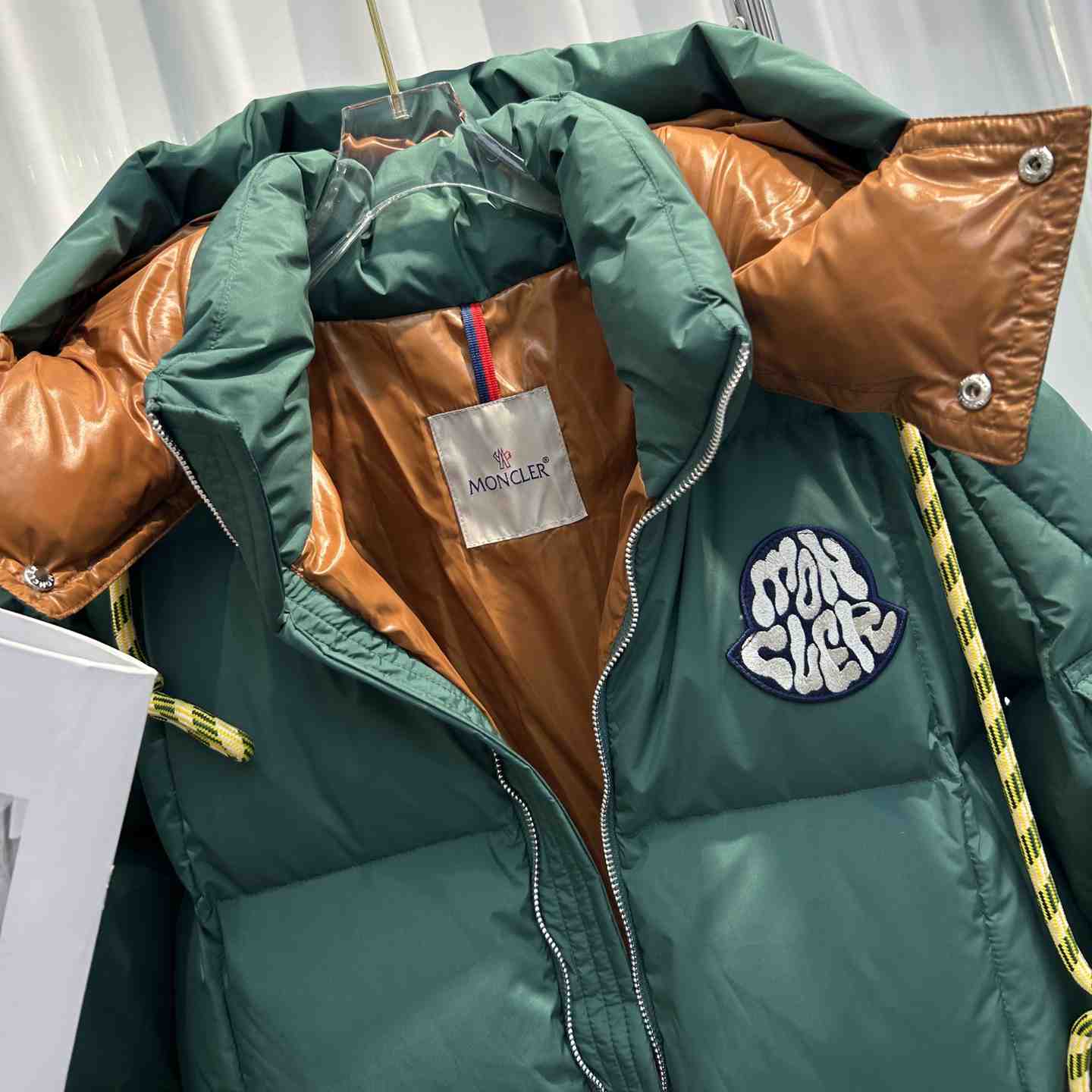 Moncler Mariveles Short Down Jacket - PerfectKickZ