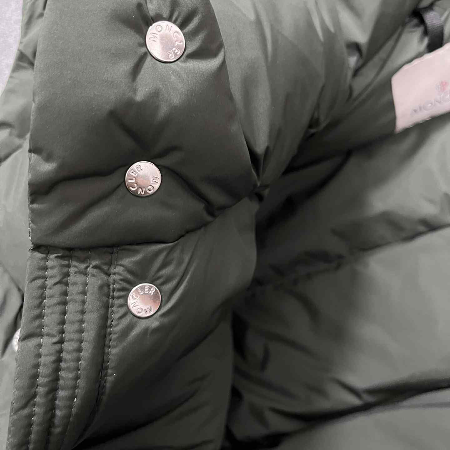 Moncler Bauges Short Down Jacket - PerfectKickZ