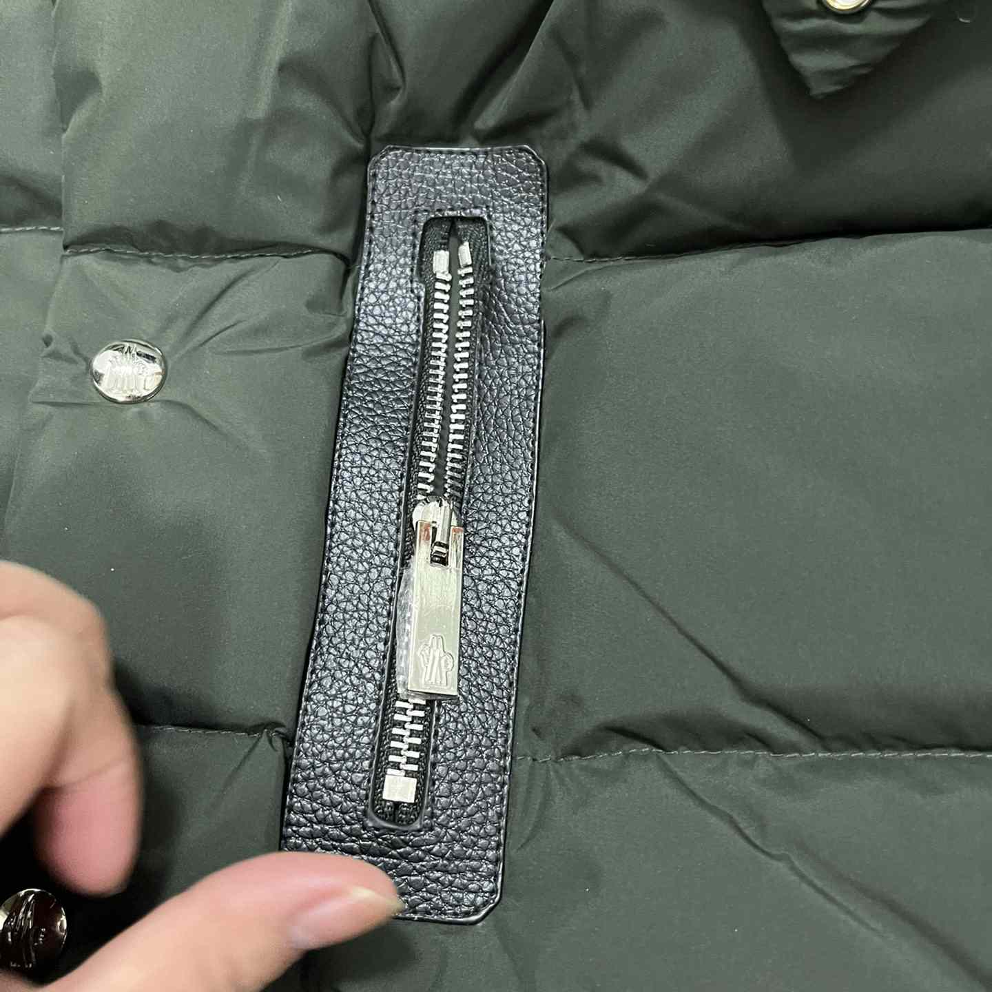 Moncler Bauges Short Down Jacket - PerfectKickZ