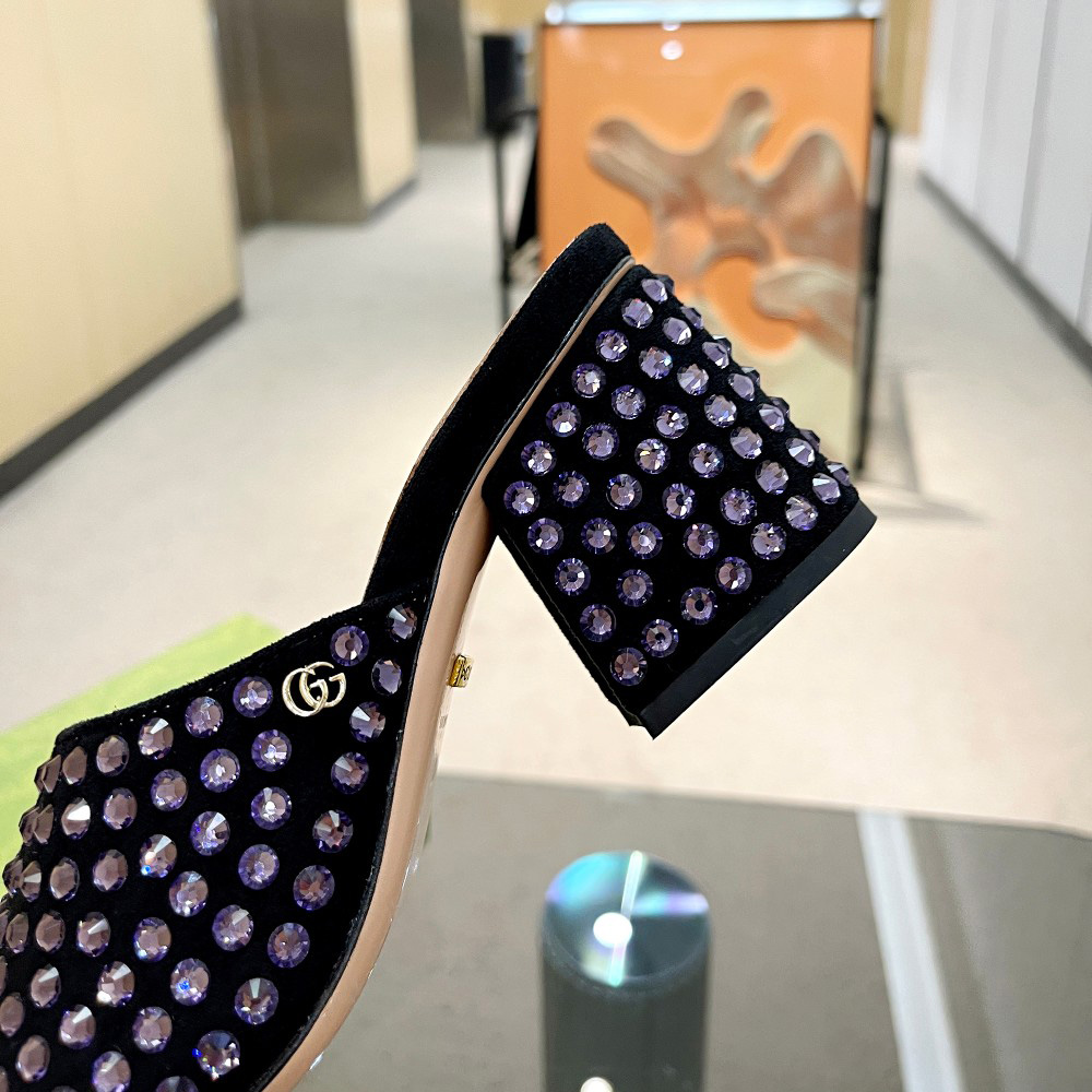 Gucci Women's Slide Sandal With Crystals - PerfectKickZ