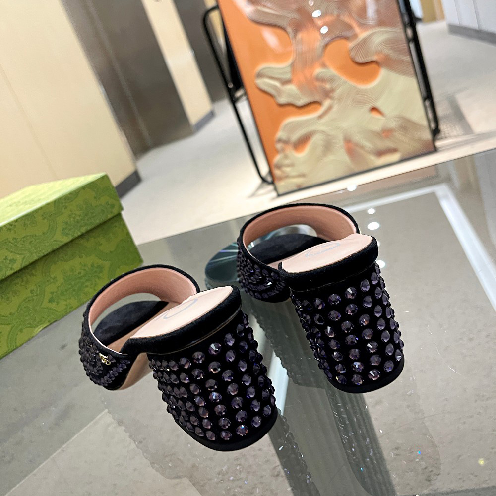 Gucci Women's Slide Sandal With Crystals - PerfectKickZ