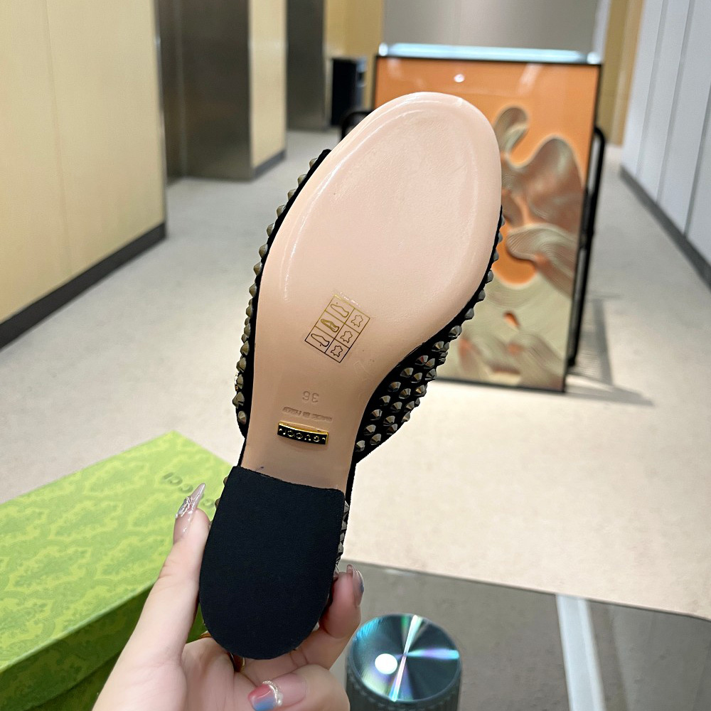 Gucci Women's Slide Sandal With Crystals - PerfectKickZ